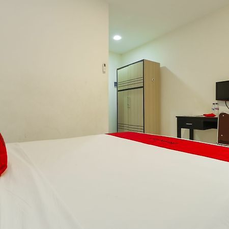 Reddoorz Near Universitas Sebelas Maret Surakarta  Luaran gambar